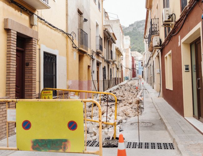 Public Works. Construction. Raised pavement.
