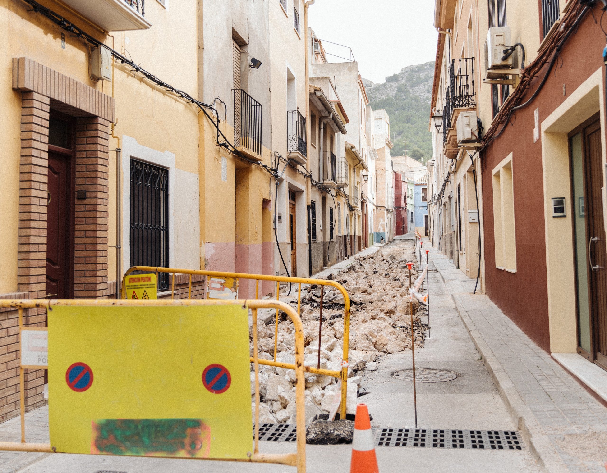 Public Works. Construction. Raised pavement.